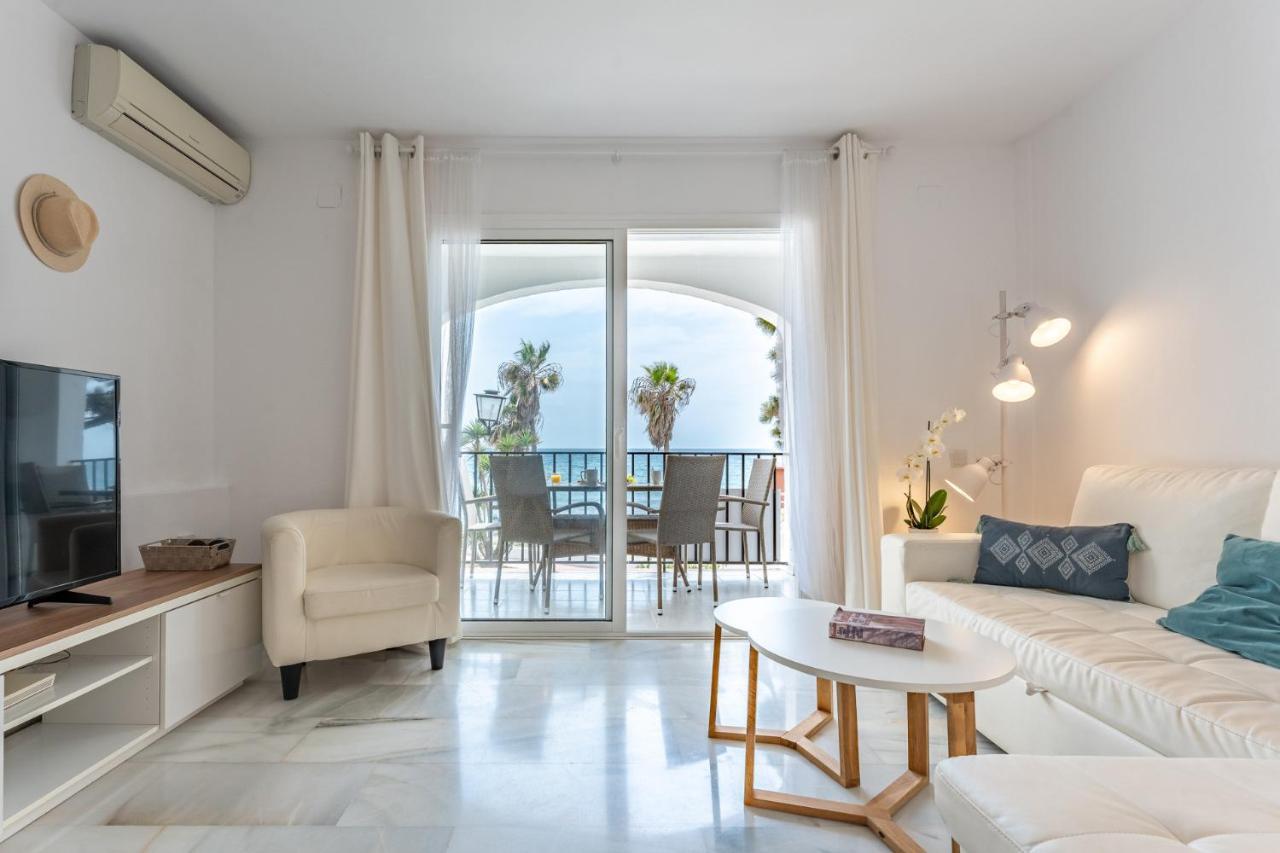 Dona Lola Micaela: Beachfront Duplex With Costa Del Sol Views *